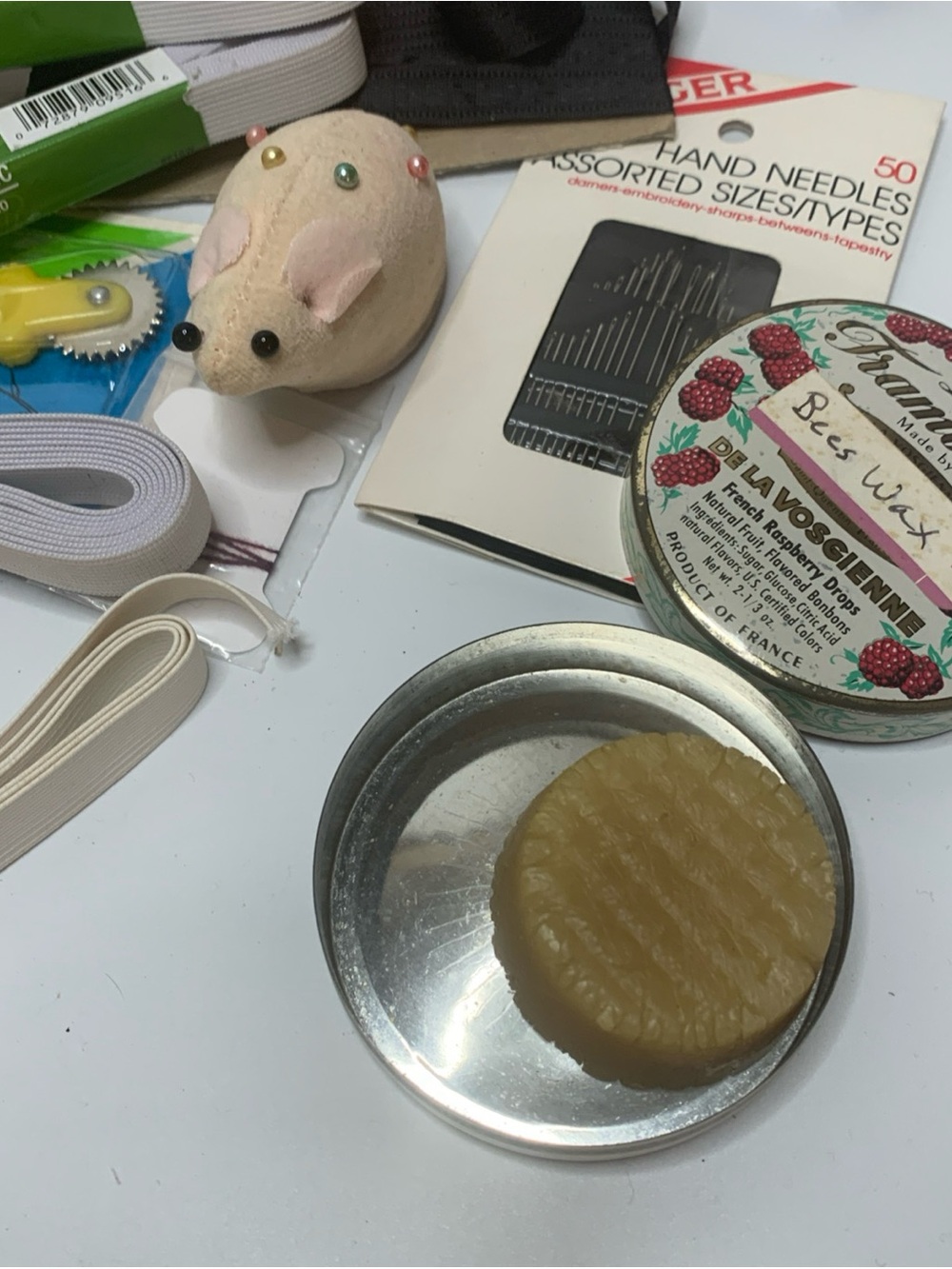 Sewing Notions Kit - Assorted Colors - Picture 6 of 6